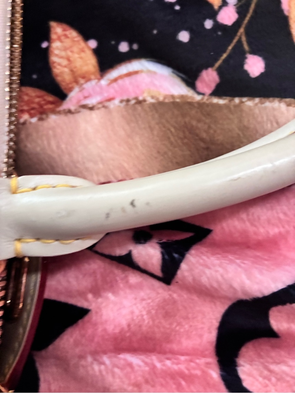 Louis Vuitton Cream Leather Tote with Gold-Tone Hardware Vintage France Lockit - Picture 10 of 16